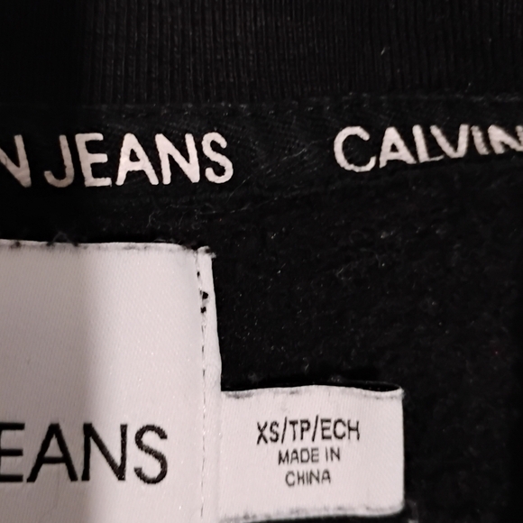 Calvin Klein Jeans Black Crewneck Sweater - Picture 7 of 9